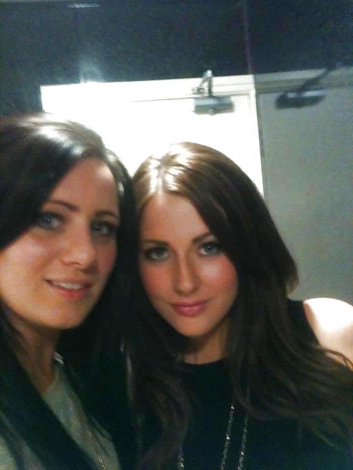 25P Friends i like to wank over :) dirty comments plz