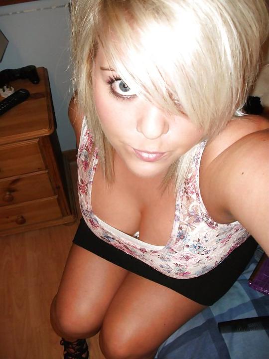 25P Friends i like to wank over :) dirty comments plz
