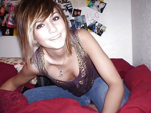 25P Friends i like to wank over :) dirty comments plz