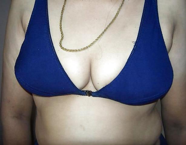 24P Housewife's suckable boobs