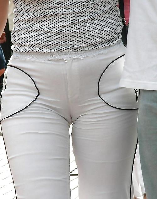 16P Fotze frisst Hose - cameltoe
