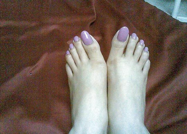 4P Yogi's sexy toe nails
