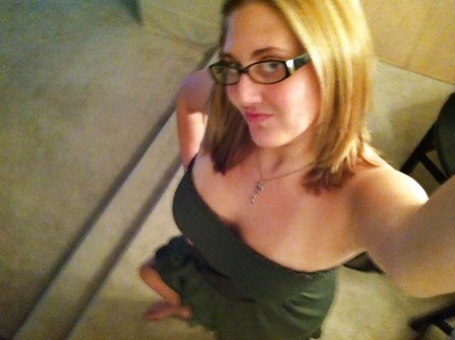 22P Blonde Slut Homemade Pics