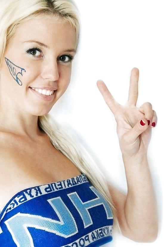 25P Pretty faces and perfect bodies 11