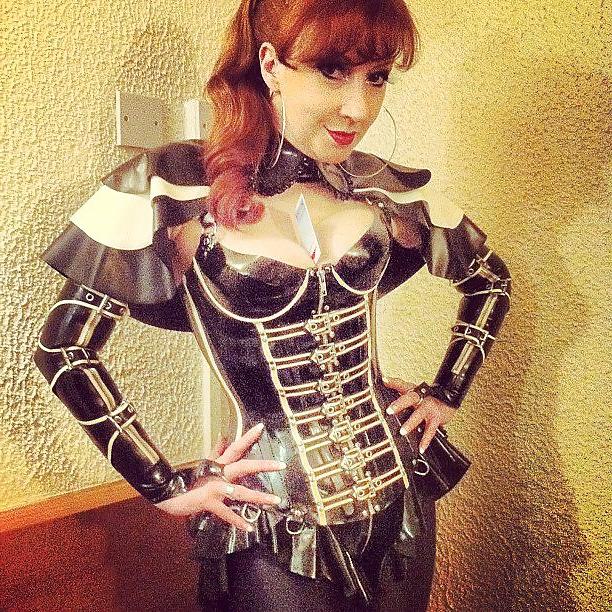 21P Red-Perfect Lady