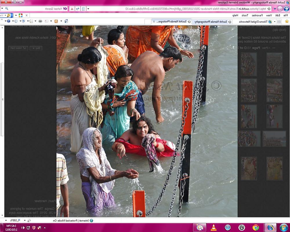 25P Auntys saree nude