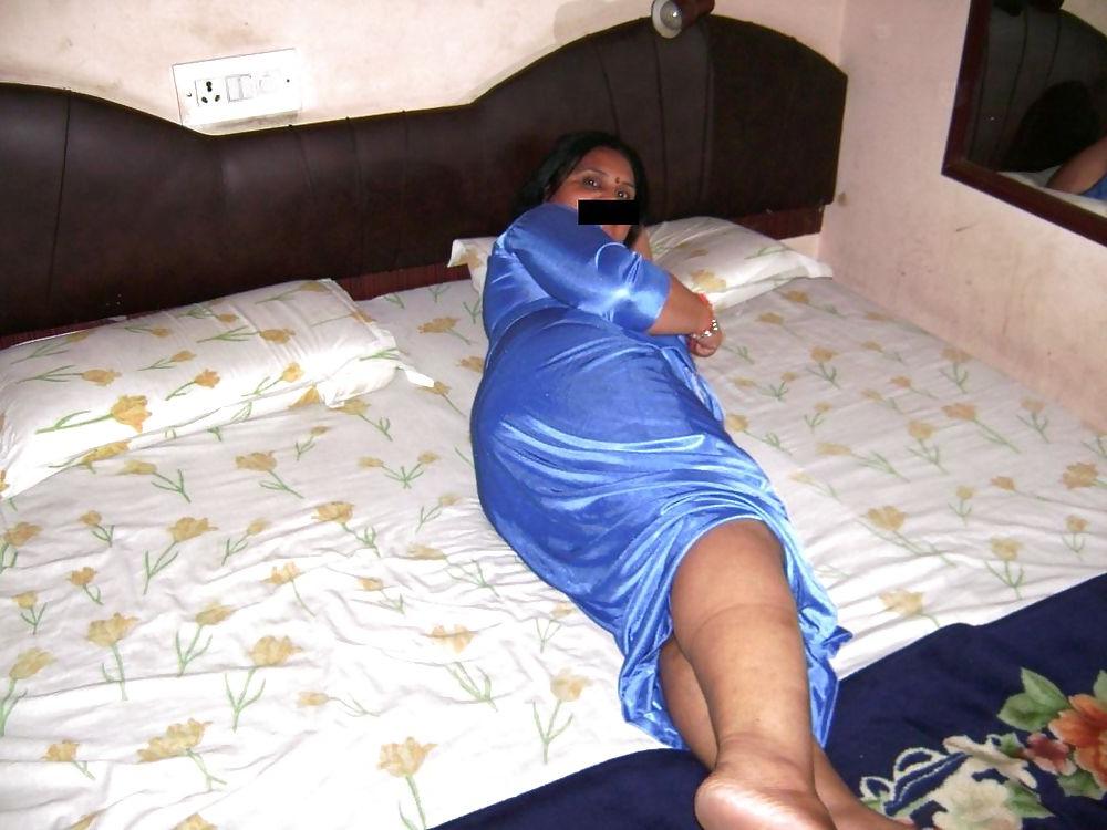 25P Aunty hot masala 