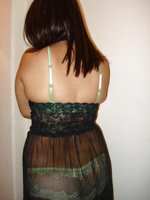 25P Housewife sexy boobs
