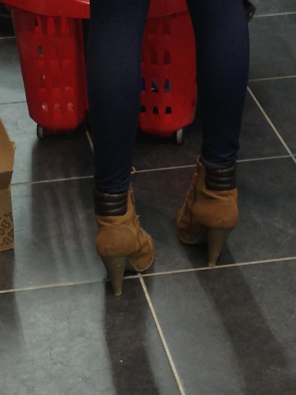 25P HEEL'S STOLEN PHONE PICS