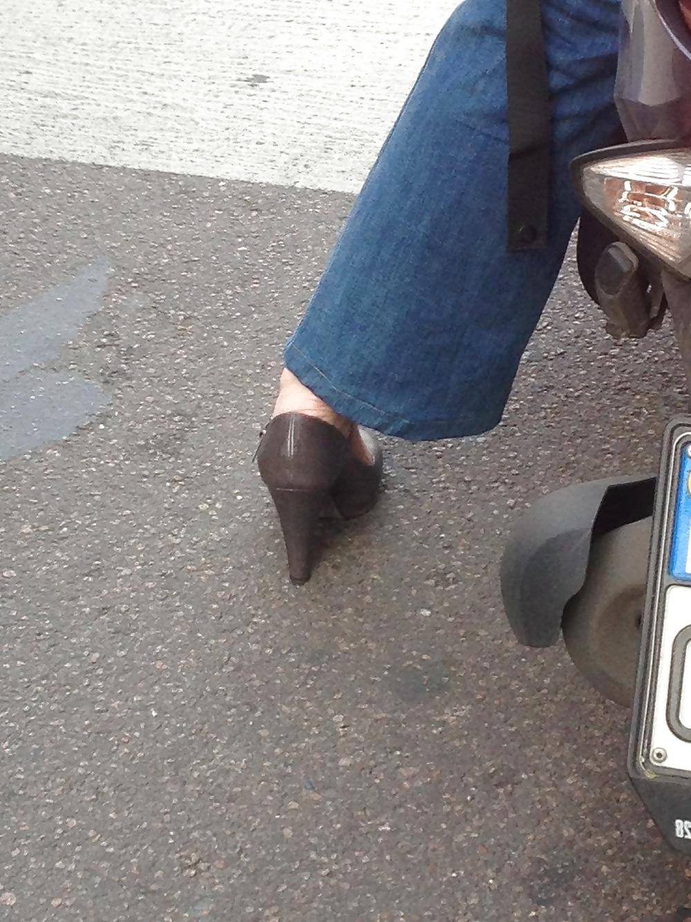 25P HEEL'S STOLEN PHONE PICS