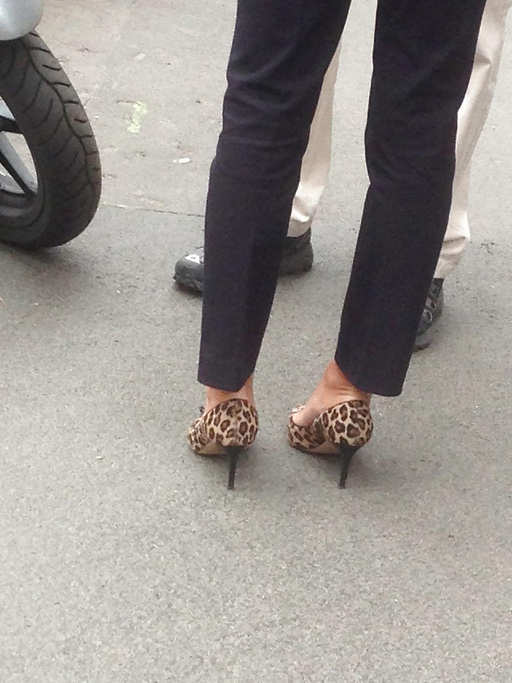 25P HEEL'S STOLEN PHONE PICS
