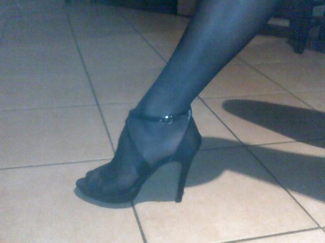 25P HEEL'S STOLEN PHONE PICS