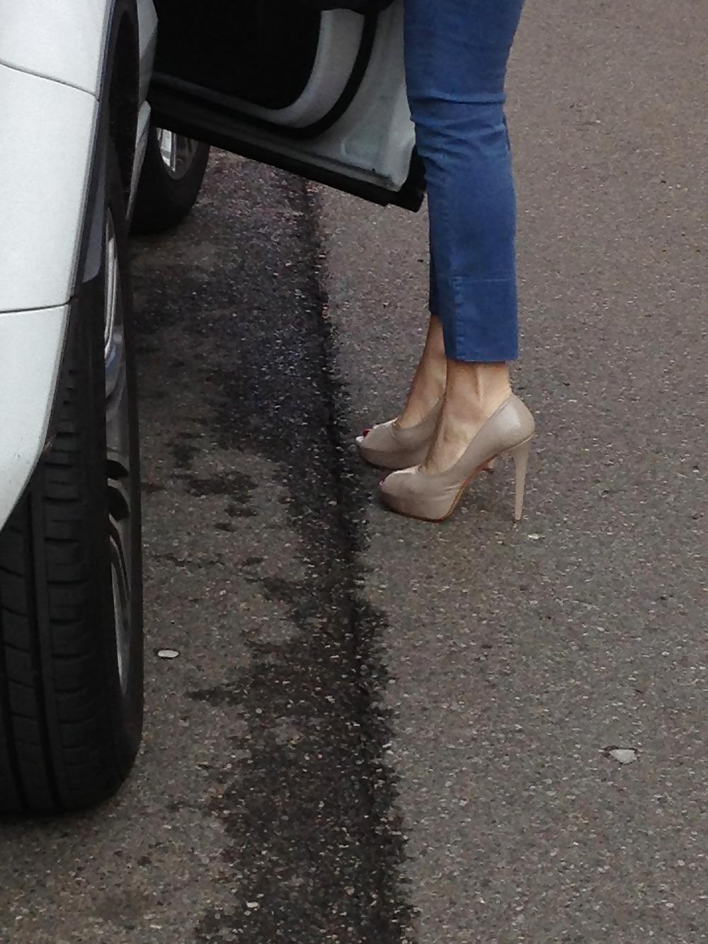 25P HEEL'S STOLEN PHONE PICS