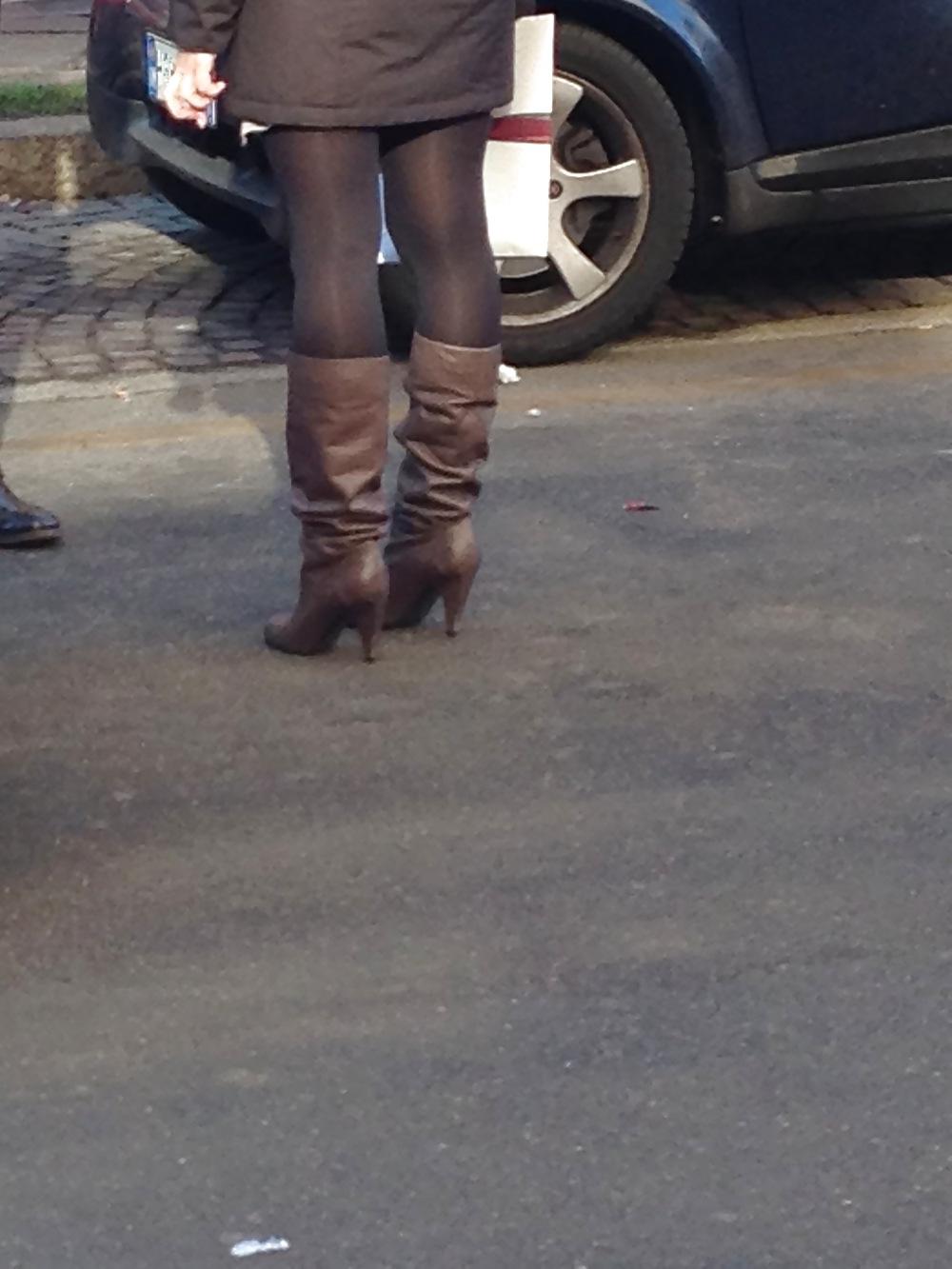 25P HEEL'S STOLEN PHONE PICS
