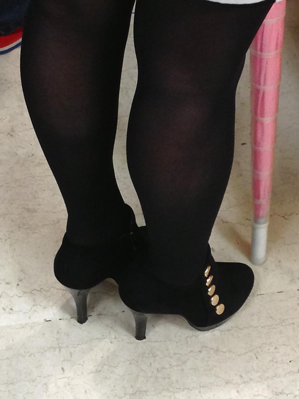 25P HEEL'S STOLEN PHONE PICS