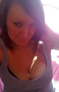 10P Hot Girl I know and love to Wank Over!