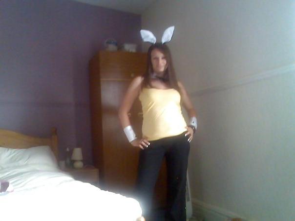 10P Hot Girl I know and love to Wank Over!