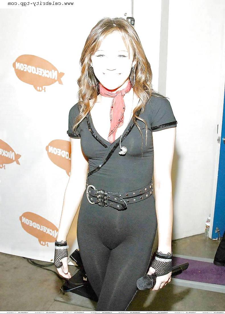 25P Miley Cyrus  enjoying jerking over Miley :)
