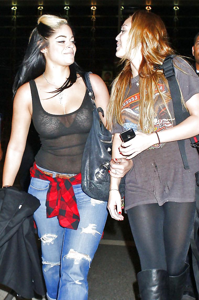 25P Miley Cyrus  enjoying jerking over Miley :)
