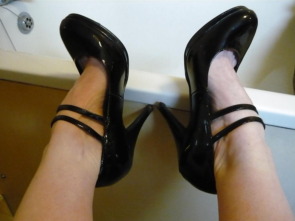 25P Saturday Shoe Fun