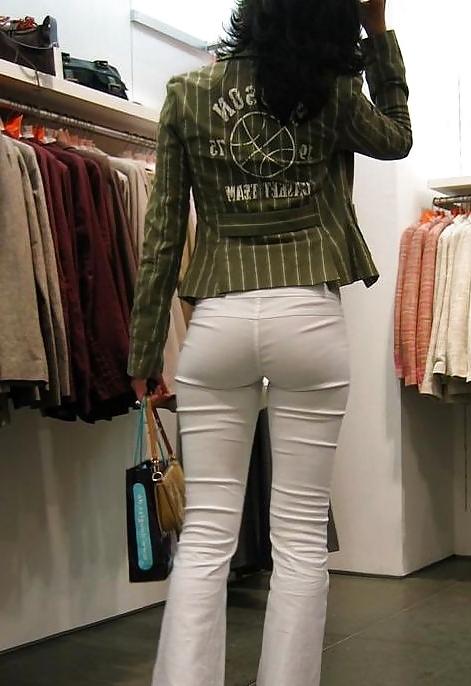 25P Hot Wives In Tight White Pants