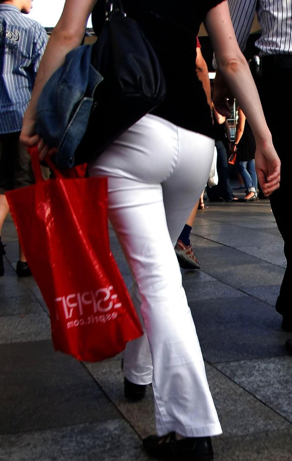 25P Hot Wives In Tight White Pants