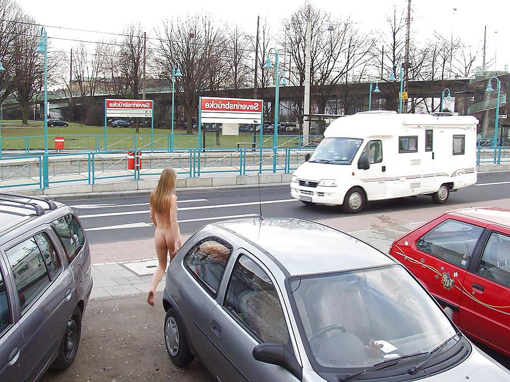 24P Nude in Praga