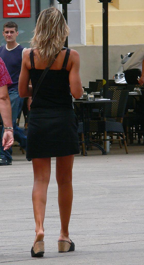 14P Candid feet street