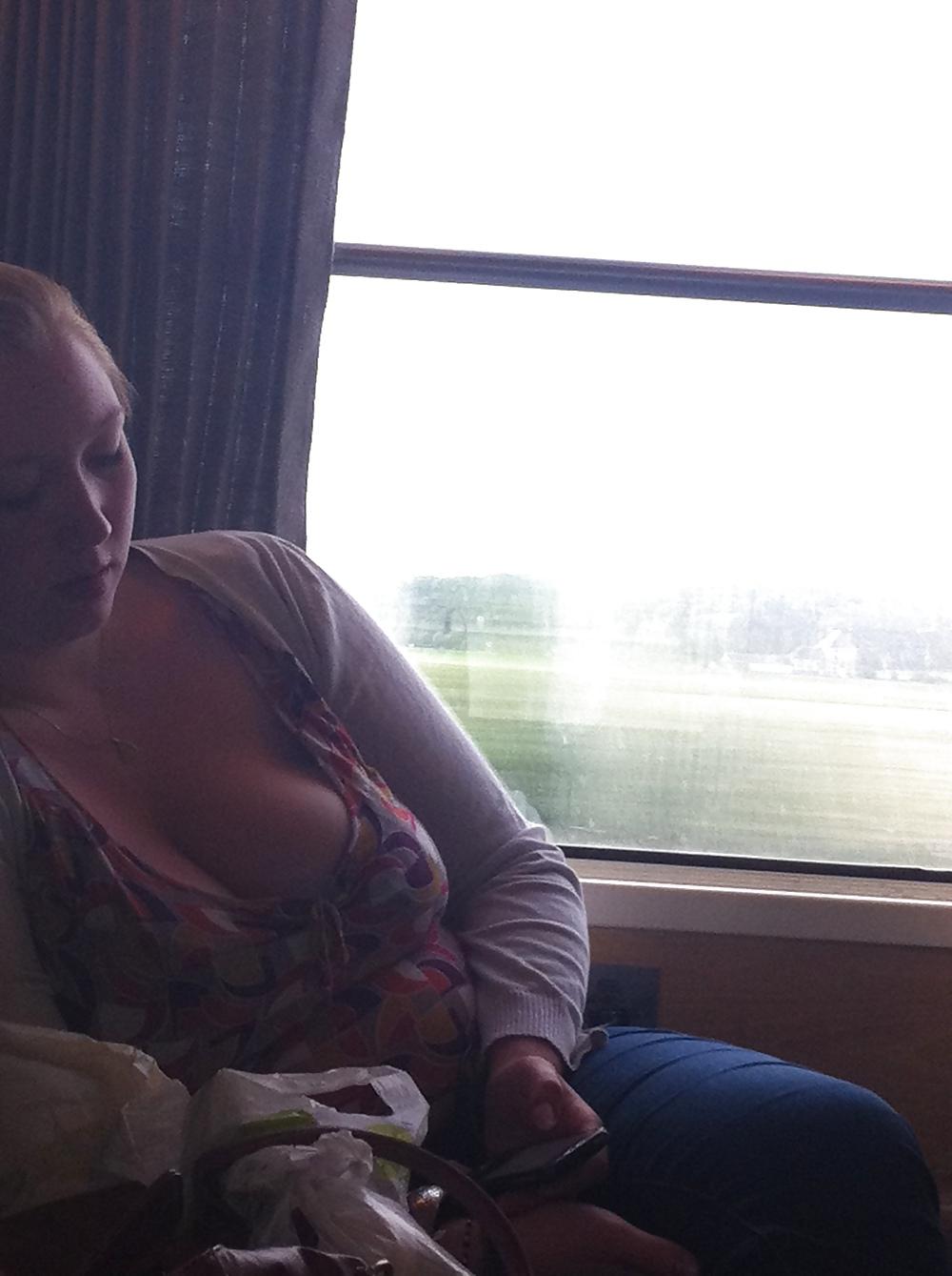 5P Big tits nice cleavage