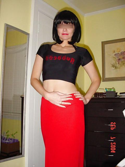 25P Hot ladies in black or red 04