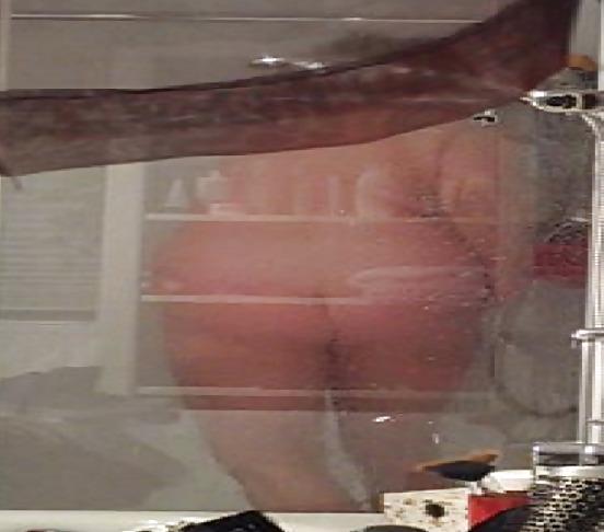6P Spy my mom shower :)