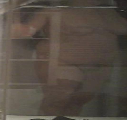 6P Spy my mom shower :)