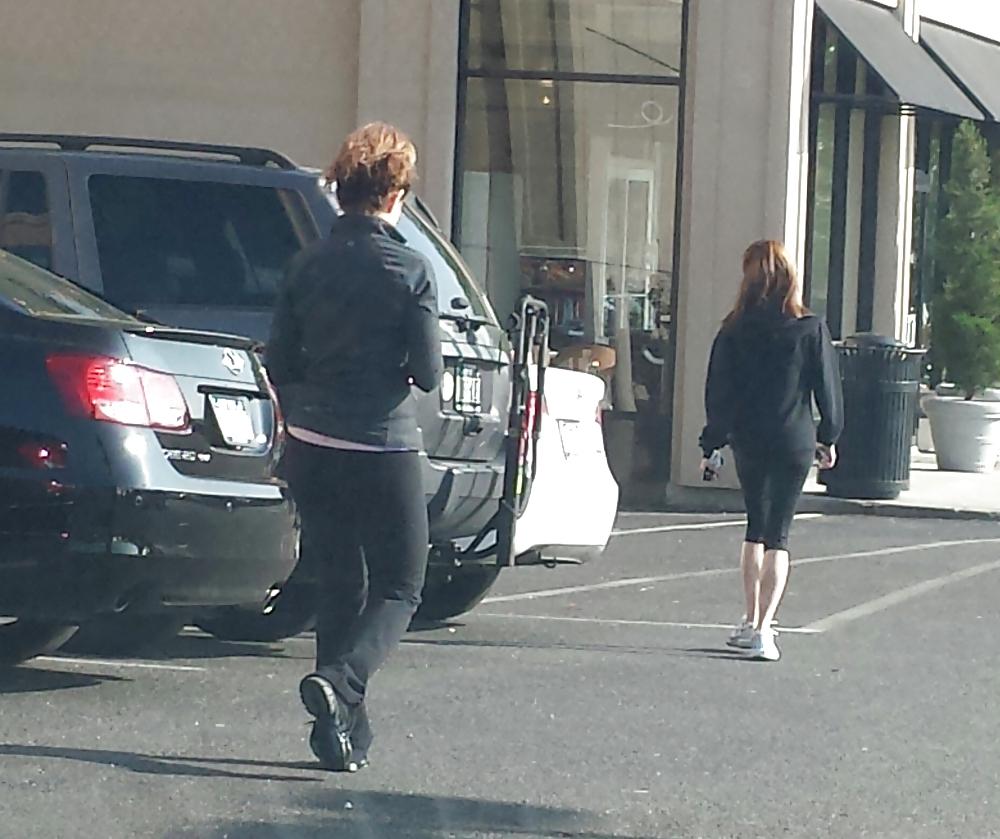 15P Pictures Of Women I Jerkoff To While Sitting In Car