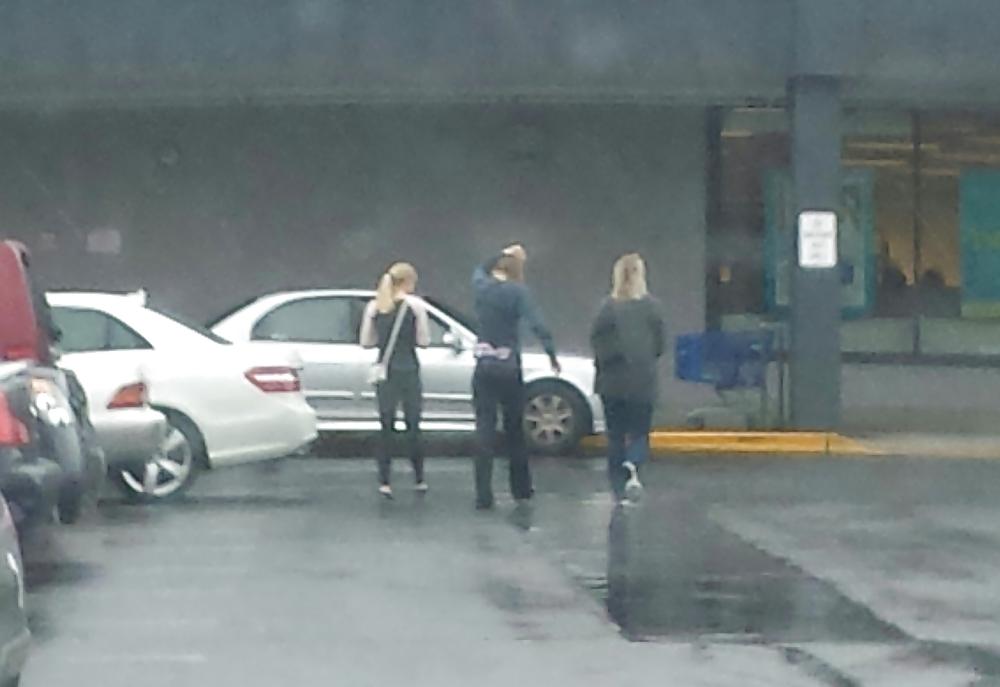 15P Pictures Of Women I Jerkoff To While Sitting In Car
