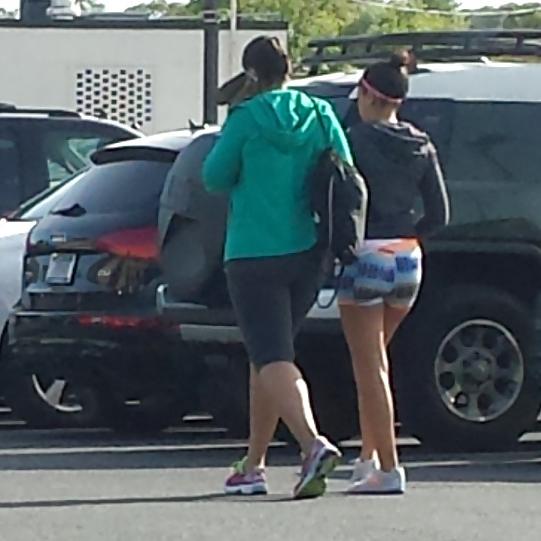 15P Pictures Of Women I Jerkoff To While Sitting In Car