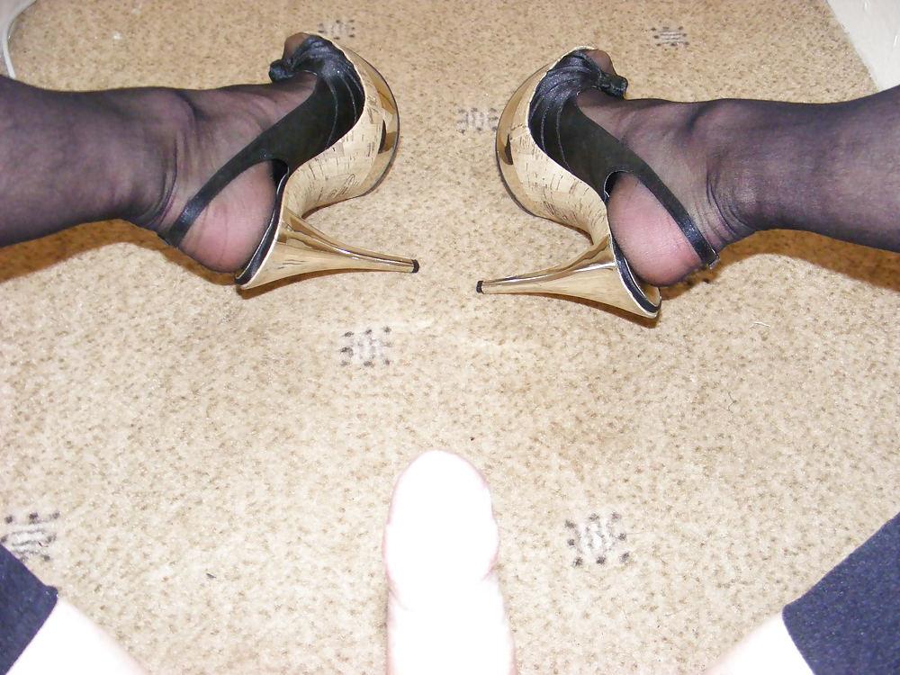 25P Short skirt and high heels