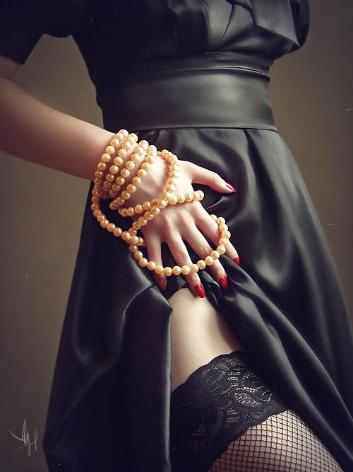 25P IMHO.... pearls are a girl's best friend