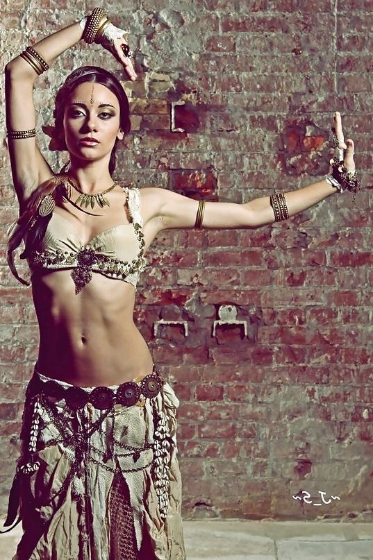 25P Belly dance...