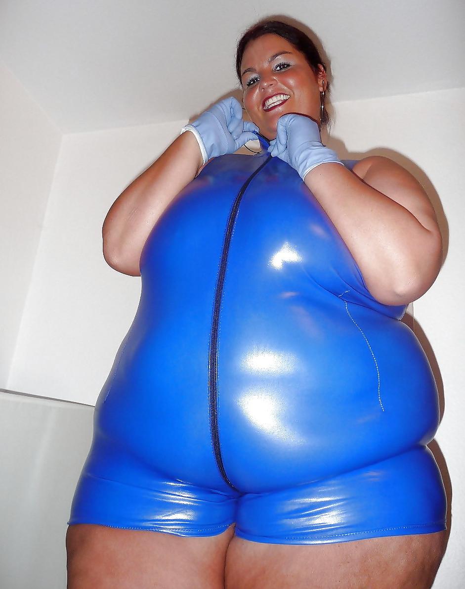 13P Bbws in latex, leather or just shiny 5