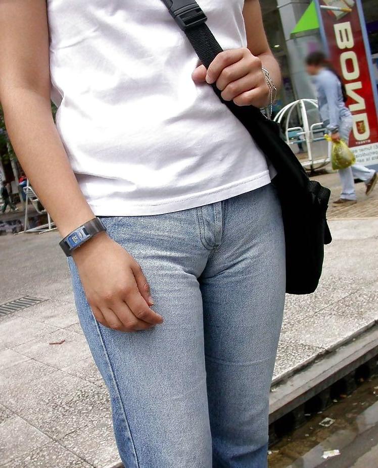 24P Fotze frisst Hose - cameltoe