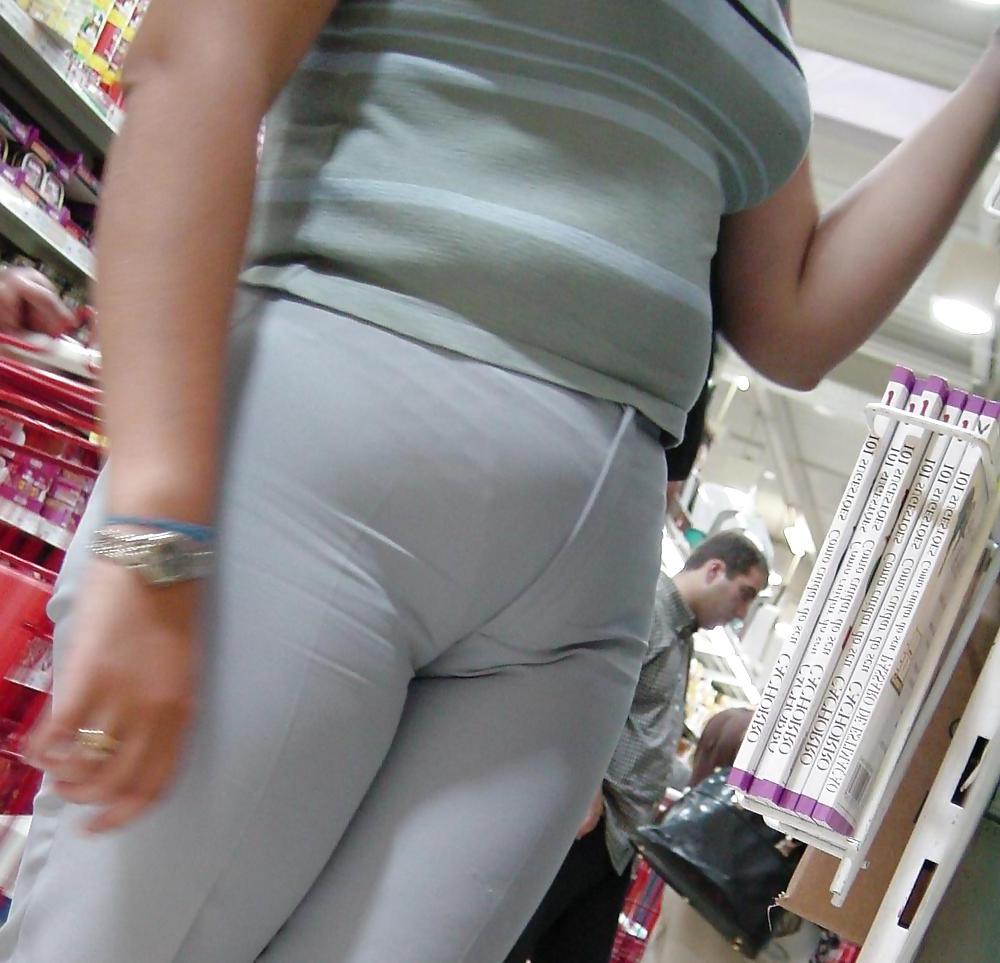 24P Fotze frisst Hose - cameltoe