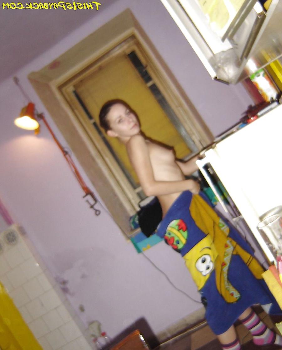 25P Hot skinny teen poses naked, gets eaten out and blows