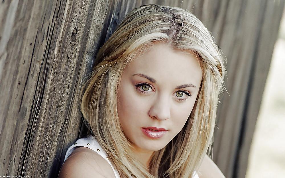 25P Kaley cuoco enjoying wanking over this cutie :)