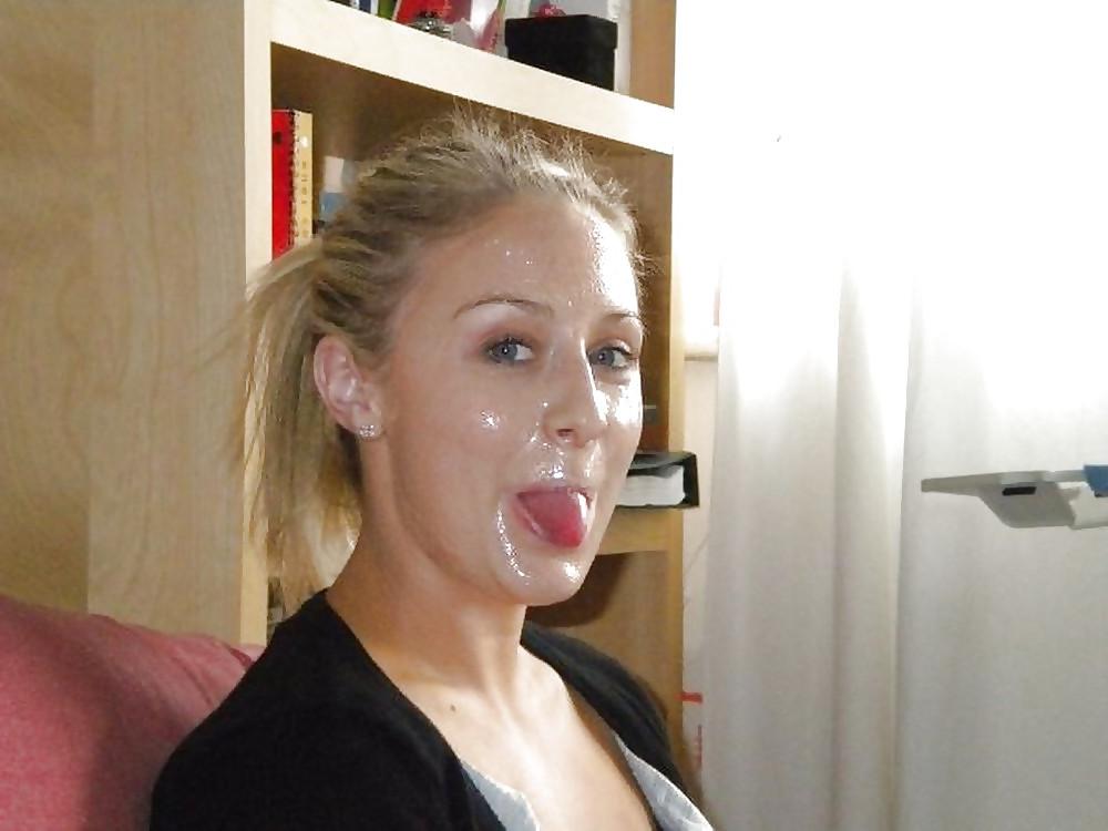 25P Kaley cuoco enjoying wanking over this cutie :)