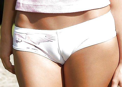 23P Fotze frisst Hose - cameltoe