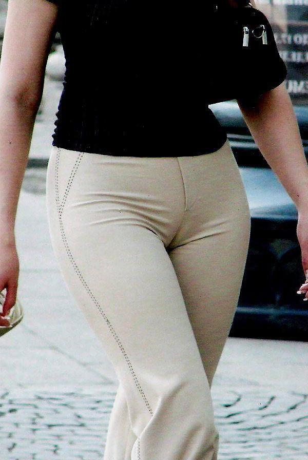 23P Fotze frisst Hose - cameltoe