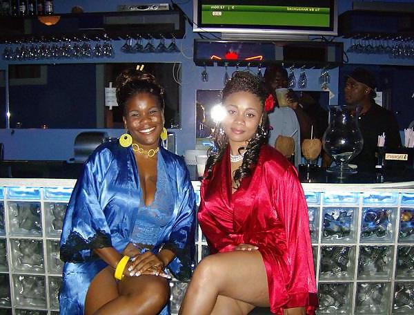 25P 2 or more girls in Satin robe or Kimono