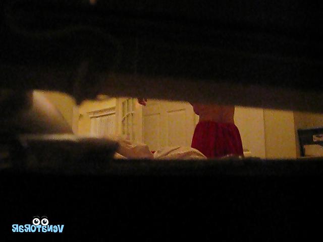15P Espiando por la ventana