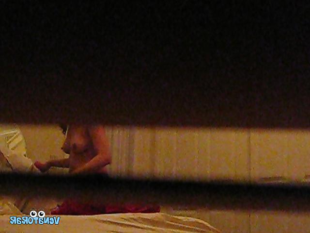 15P Espiando por la ventana