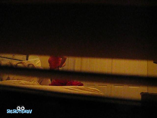 15P Espiando por la ventana